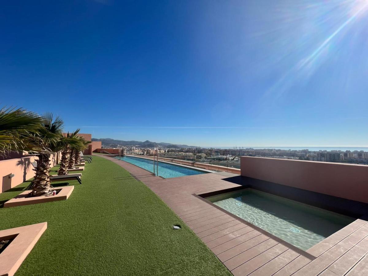Sky Garden & Seasonal Pool Views By Ele Apartments มาลากา ภายนอก รูปภาพ